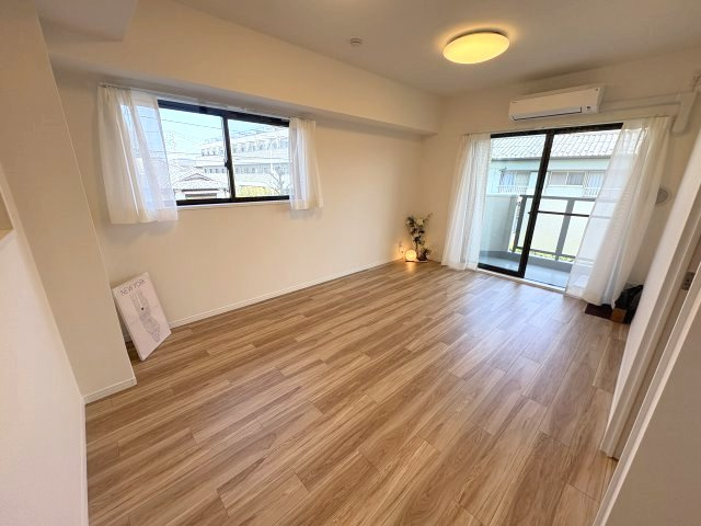 戸田公園第3ローヤルコーポの居間・リビング