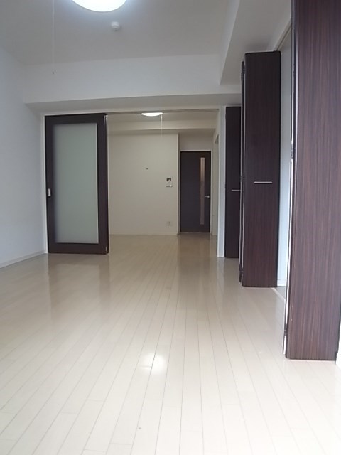 プレジール三ノ宮Ⅱの居間・リビング