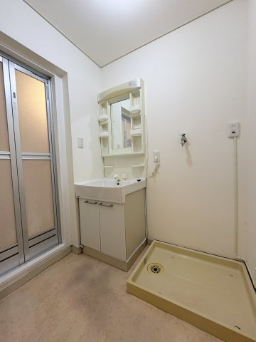 ライオンズマンション中央林間第2の独立洗面台|洗面所