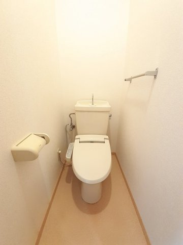 グランディール矢三Ａのトイレ|清潔感のあるトイレです