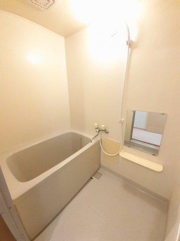 グランディール矢三Ａの浴室|日々の疲れを癒すお風呂付です