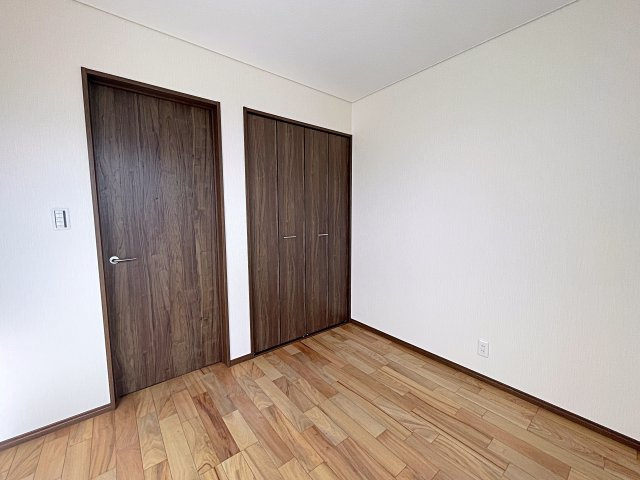 【エコnaホーム】　郡山市横塚6丁目　芳賀小・第四中の洋室|全居室収納完備でお部屋の中もスッキリ快適！