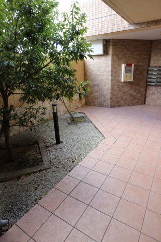 リュイール桃山台のロビー