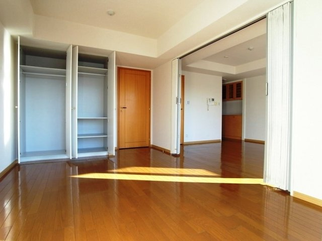 イトーピア広尾ヒルズクローチェの洋室|個人の部屋や寝室として使える洋室です