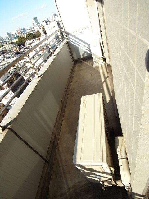 イトーピア広尾ヒルズクローチェのバルコニー|落ち着いた時間を過ごせるバルコニーです