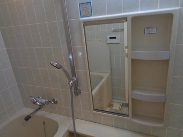 イトーピア広尾ヒルズクローチェの浴室|落ち着いた空間のお風呂です