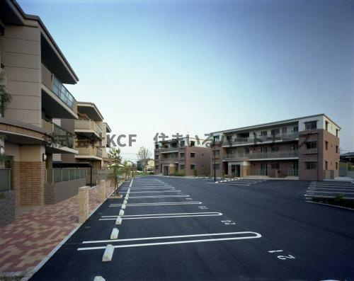 ラフィーネの駐車場|駐車場に車を止められます