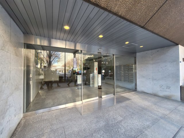 永谷リヴェール新宿のエントランス
