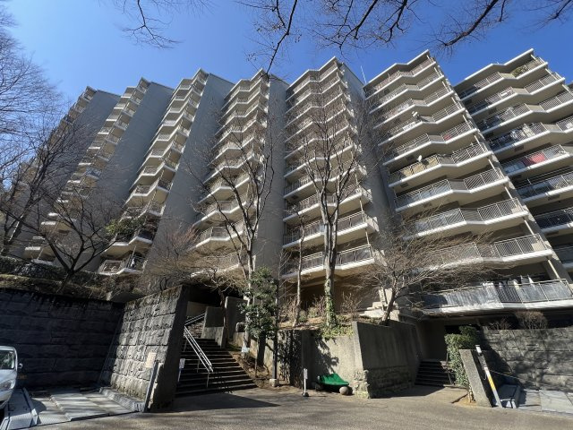 見晴らしたい？見晴らせられたい？そんな『みはらしの家C棟』リノベーションマンションは、とにかく広い！１００人住んでも大丈夫級！大型犬、イケます！の外観|建物外観を気になさる方へ、見た目の良い物件です