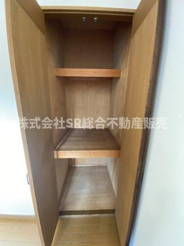六万寺町1丁目中古戸建の収納|便利な収納スペースです