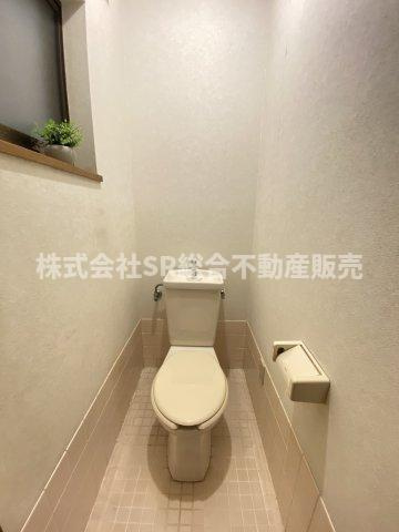 六万寺町1丁目中古戸建のトイレ|トイレが2か所にあり朝の身支度がスムーズに行えます！