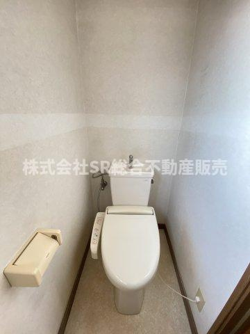 六万寺町1丁目中古戸建のトイレ|温水洗浄便座もございます♪