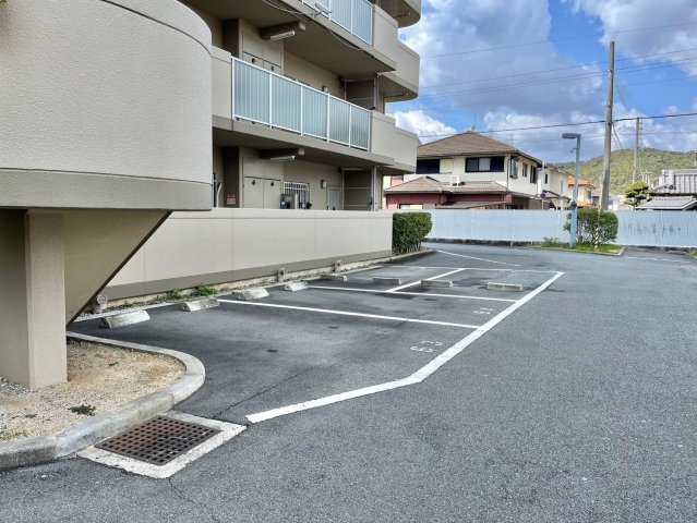 グレーシィ姫路白浜の宮の駐車場