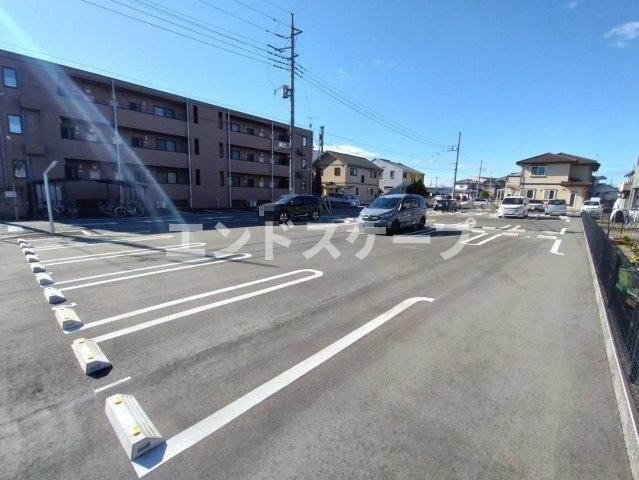 プレステージ中居の駐車場|高崎、前橋のお部屋探しはエンドスケープまで！お客様の理想お聞かせ下さい♪