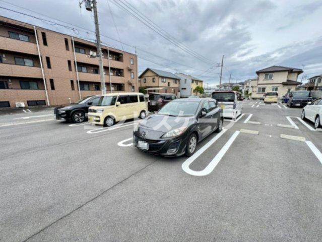 プレステージ中居の駐車場|高崎、前橋のお部屋探しはエンドスケープまで！お客様の理想お聞かせ下さい♪