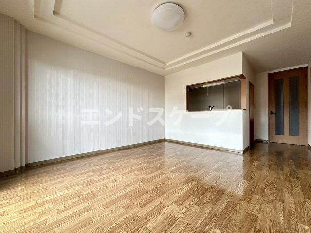プレステージ中居の居間・リビング|高崎、前橋のお部屋探しはエンドスケープまで！お客様の理想お聞かせ下さい♪