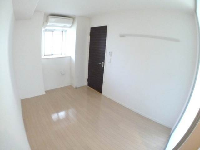 シー・クリサンス神戸の洋室