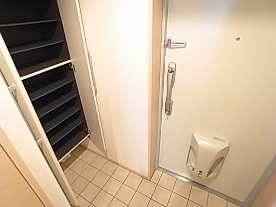 クロシェット2の玄関