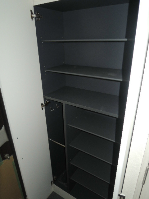 プレサンス三宮ディライトの玄関