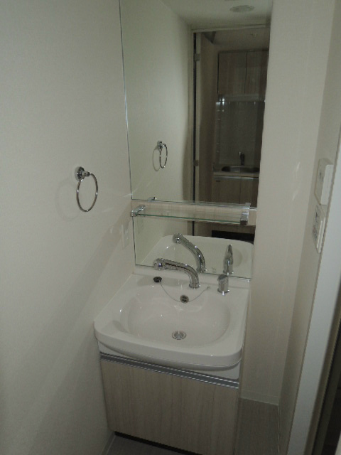 プレサンス三宮ディライトの洗面所