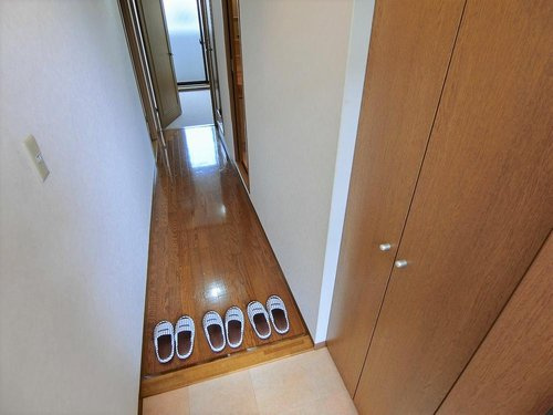 ローレル春日野道の玄関