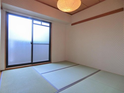 ローレル春日野道の和室