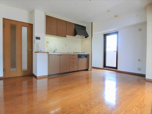 ローレル春日野道の居間・リビング