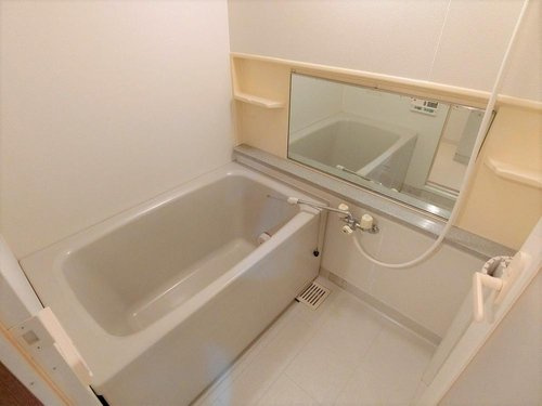 ローレル春日野道の浴室