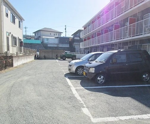 【駐車場】
