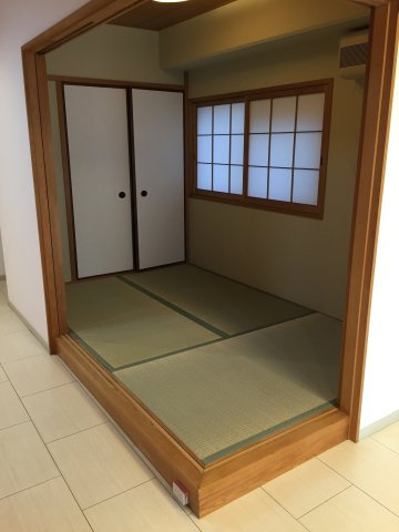 シャンボール第3新大阪の和室