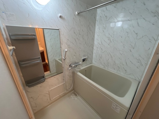 ベビーズ・ブレスの浴室|※同タイプの部屋写真です