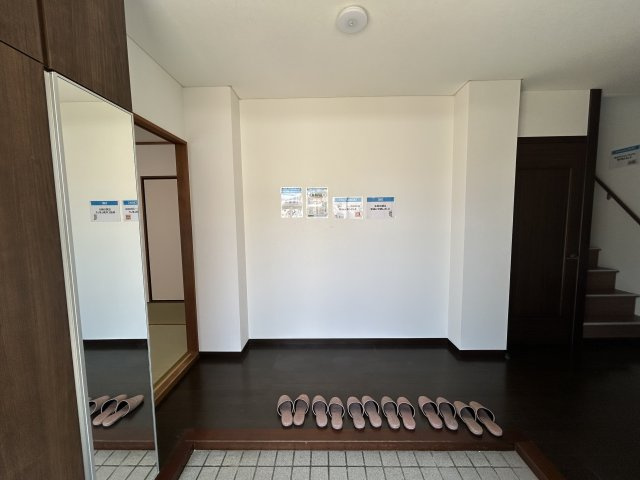 津乃峰町長浜中古戸建の玄関
