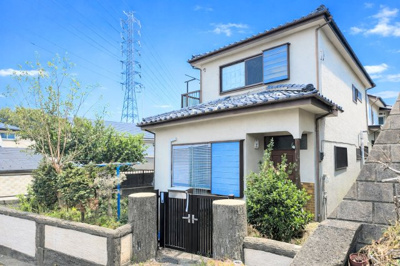 【前面道路含む現地写真】 | ◆旭区中希望が丘　売地◆ | ◆爽やかな青空の下に贅沢なほどに降り注ぐ陽光、豊かな居住性と、クオリティが見事に調和した住空間は、住まうことの喜びを感じさせてくれます。ゆとりある広い敷地で開放的なお住まいです。
