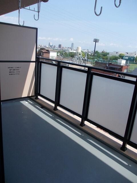 トパーズ諏訪野のバルコニー
