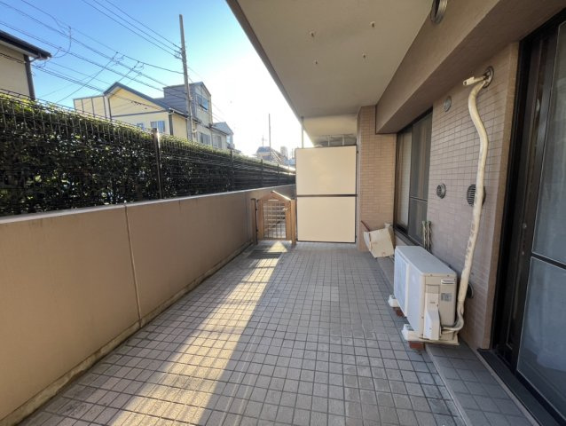 ライオンズガーデン戸田公園のバルコニー|南向きテラス