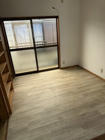 東尾久５丁目戸建１０の洋室