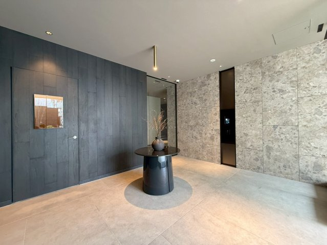 グランドメゾン渋谷大山町のエントランス|品のあるエントランス