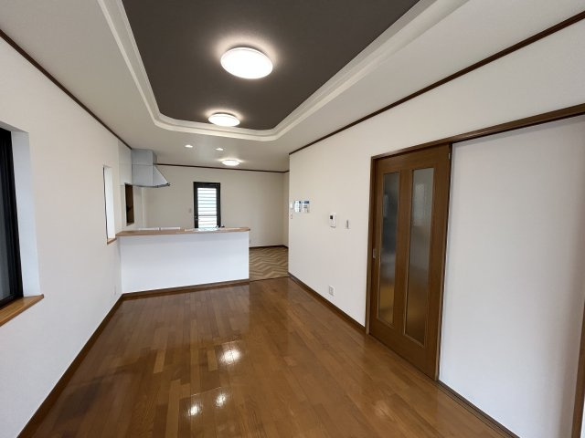板野郡松茂町中喜来字福有開拓中古戸建の居間・リビング