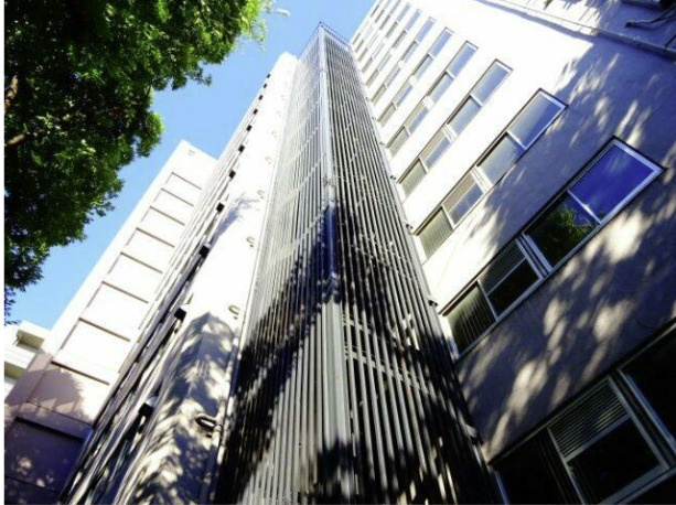 マンション第1明大前の外観