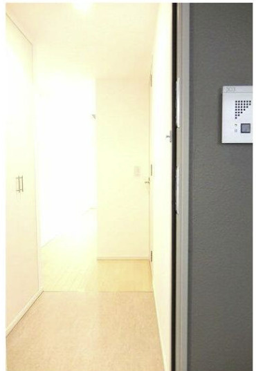 プライムアーバン笹塚の玄関