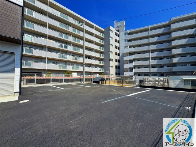 G-HOUSE　TiKの駐車場