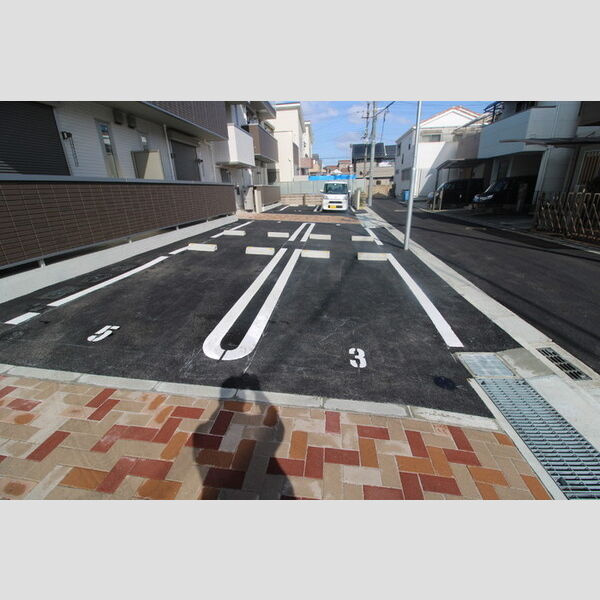 カーサ リバティバランス セカンドの駐車場