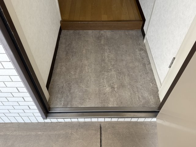 ベル新在家の玄関