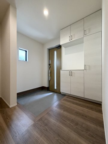 【玄関】 | リーブルガーデン倉敷市真備町川辺 (全1棟)