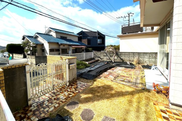 南ひな壇・南道路　4LDK＋S