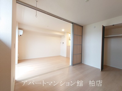 ラプエルタの洋室