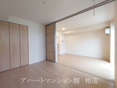 ラプエルタの洋室