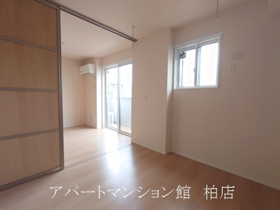 ラプエルタの洋室
