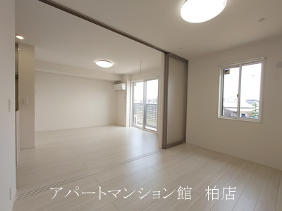 Orto Sole（オルト ソレ）の洋室