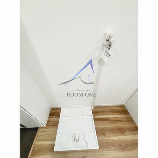 グランドール西尾久の設備|洗濯機置き場です。